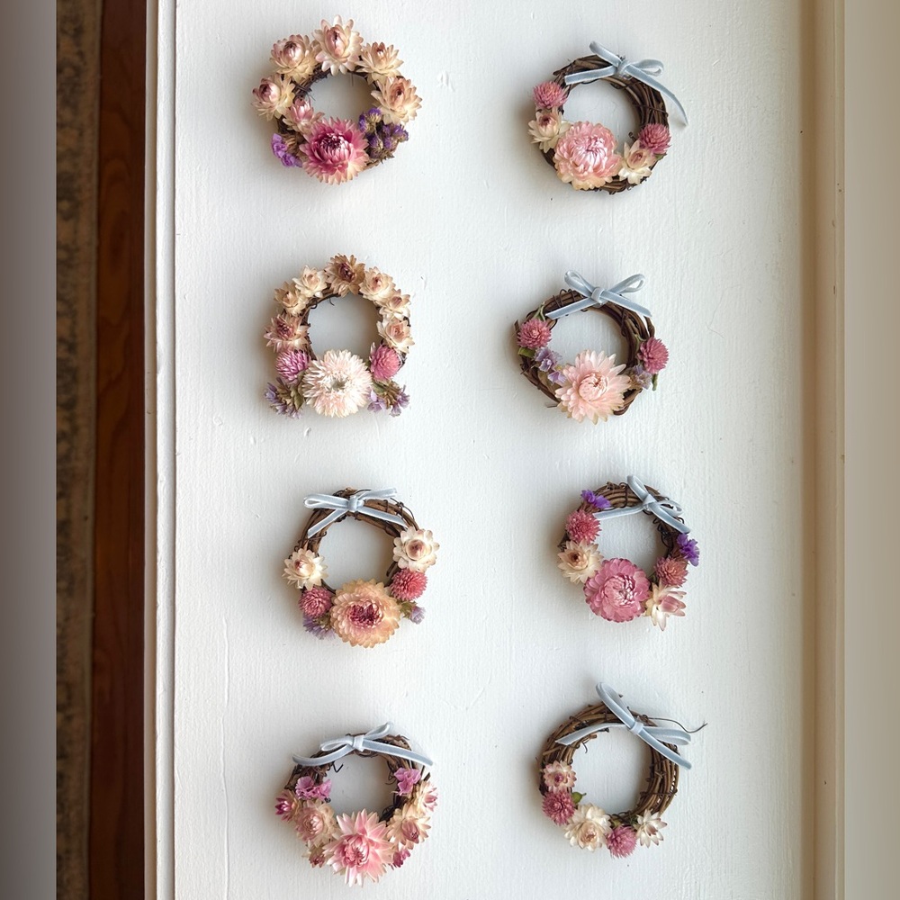 Floral Mini Wreath Set with Pink and Cream Flowers